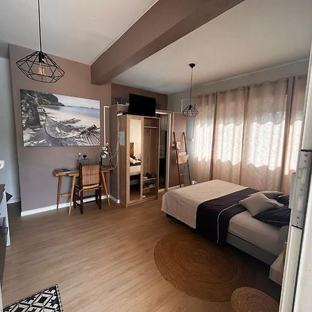 Studio Cosy Avec Piscine Dans Une Villa Сен-Дени Экстерьер фото