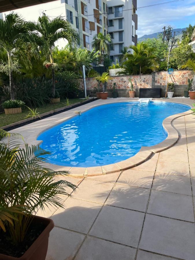 Studio Cosy Avec Piscine Dans Une Villa Сен-Дени Экстерьер фото