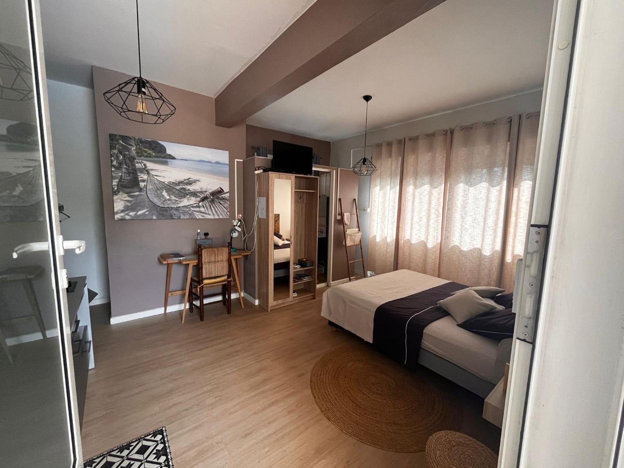 Studio Cosy Avec Piscine Dans Une Villa Сен-Дени Экстерьер фото